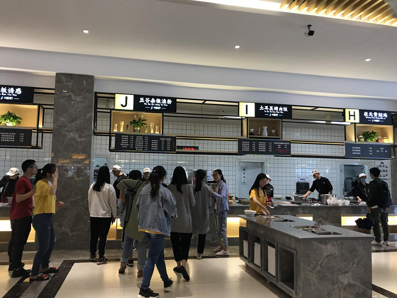 客户对食堂承包经营者的基本要求有哪些？